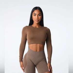 NVGTN Mocha Long Sleeve Crop Top